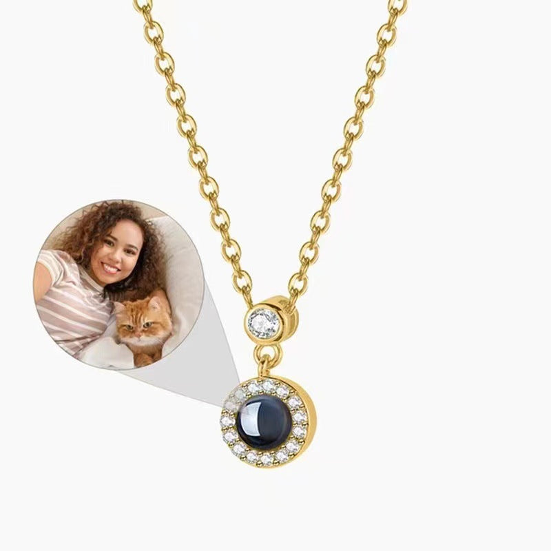 Elegant Round Diamond Projection Necklace