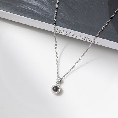 Elegant Round Diamond Projection Necklace